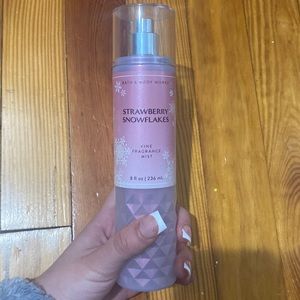 Strawberry Snowflakes Bath and Body Works